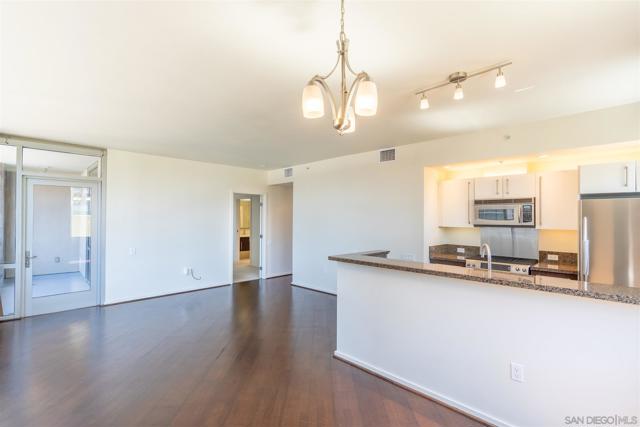 321 10th ave, San Diego CA: https://media.crmls.org/mediaz/fc31b595-b205-4b51-ba50-bdaba76f9fb3.jpg