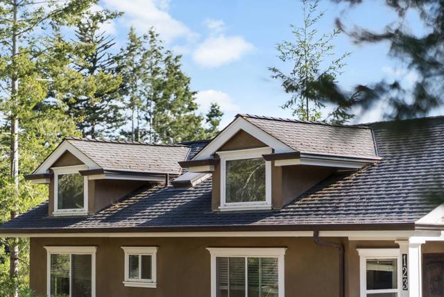 121 Day Valley Lane, Aptos CA: https://media.crmls.org/mediaz/fc32b4e3-0018-44b8-8065-0c8a32d6bf36.jpg