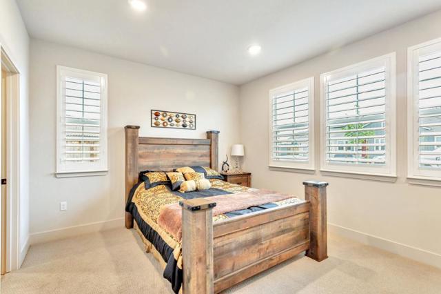 172 Vienna Way, Hollister CA: https://media.crmls.org/mediaz/fc32b7f9-1988-40f7-bbc2-401c8a5d8378.jpg