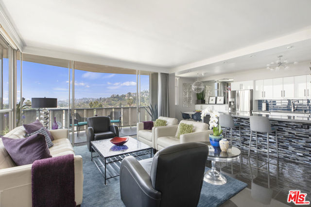 4455 Los Feliz Boulevard, Los Angeles CA: https://media.crmls.org/mediaz/fc3315ac-3707-4d46-bcd7-909828c67a22.jpg