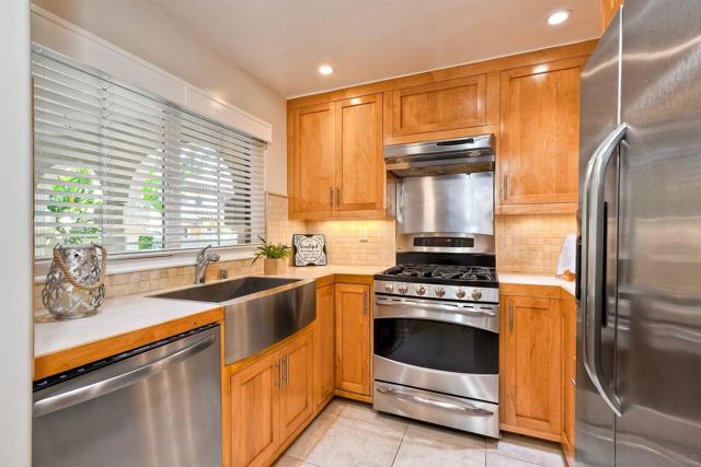 4240 Porte De Palmas, San Diego CA: https://media.crmls.org/mediaz/fc33aeb6-0f69-4b6e-88c4-f3d997e222d5.jpg