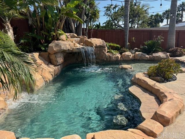 3984 Scott Dr., Carlsbad CA: https://media.crmls.org/mediaz/fc33dd8f-2dbd-4bb5-a3c7-440ddac66297.jpg