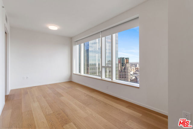 889 Francisco, Los Angeles CA: https://media.crmls.org/mediaz/fc34694f-7899-49f1-9f85-1fc932084c2e.jpg