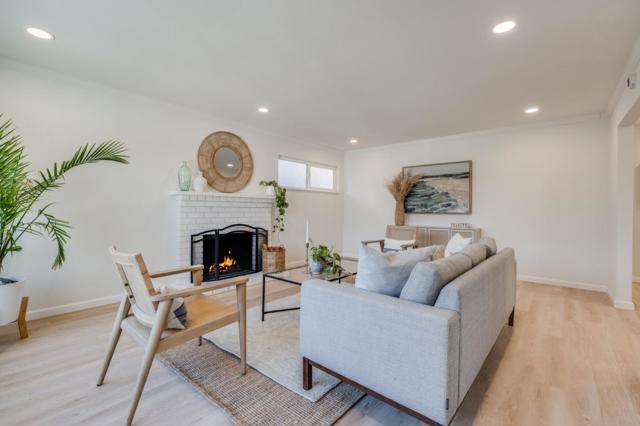 506 Bayview Drive, Aptos CA: https://media.crmls.org/mediaz/fc3471d1-8d32-406e-9358-ba165f215b74.jpg