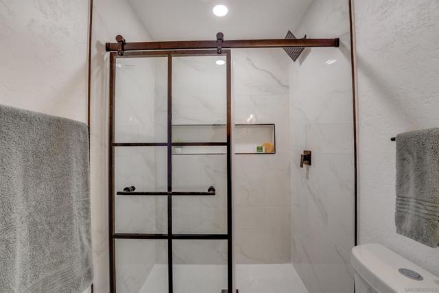 8896 Belfast Cir, San Diego CA: https://media.crmls.org/mediaz/fc34b683-3c86-477b-b965-9a0b4d4be96d.jpg
