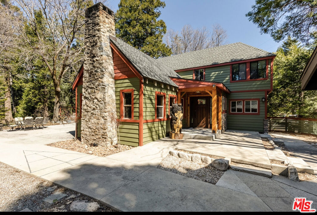 1027 Mile High Road, Twin Peaks, CA 92391