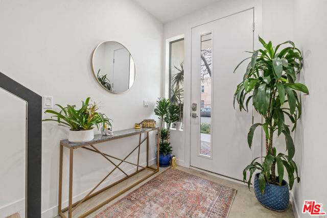 5961 Fountain Avenue, Los Angeles CA: https://media.crmls.org/mediaz/fc34e620-074e-4869-b80b-3aef37cc1f6f.jpg