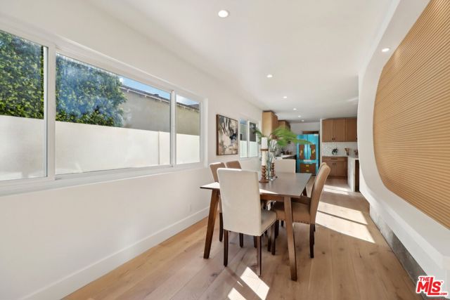 4656 Greenbush Avenue, Sherman Oaks CA: https://media.crmls.org/mediaz/fc364eeb-36dd-4fae-9655-2bfbcfff580a.jpg