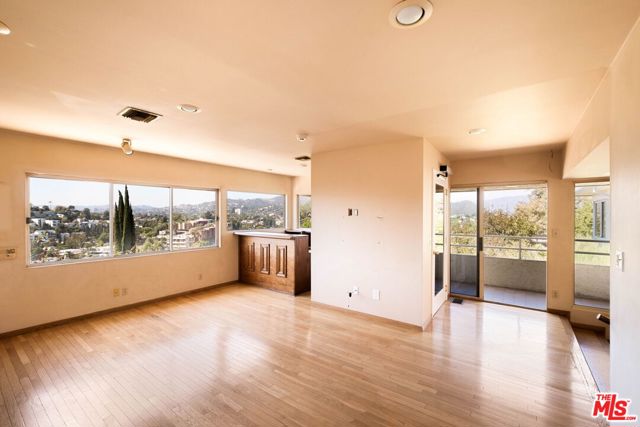2470 Micheltorena Street photo 3