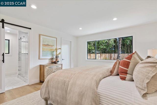 721 Sinnet Ct, Danville CA: https://media.crmls.org/mediaz/fc367def-039f-4bc9-a5bd-e117922c7500.jpg