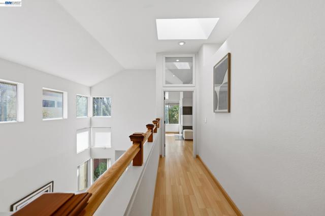 906 Vista Pointe Dr, San Ramon CA: https://media.crmls.org/mediaz/fc368e13-a5b3-488b-8a4d-bc69855df296.jpg