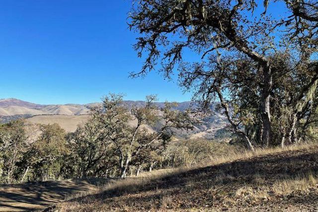 17114 Cachagua Road, Carmel Valley CA: https://media.crmls.org/mediaz/fc370740-0b28-4f88-968a-3534eb1eb62a.jpg