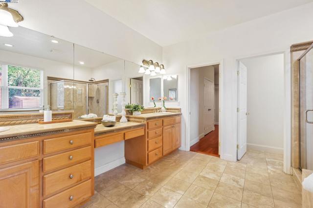135 Cara Ct, Walnut Creek CA: https://media.crmls.org/mediaz/fc373469-c67c-47af-89c7-a17236d8cc4c.jpg