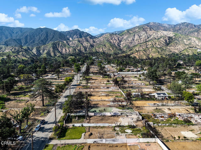 3296 Fair Oaks Ave, Altadena CA: https://media.crmls.org/mediaz/fc379874-a3d2-4985-9b69-8f0ef08f44dc.jpg