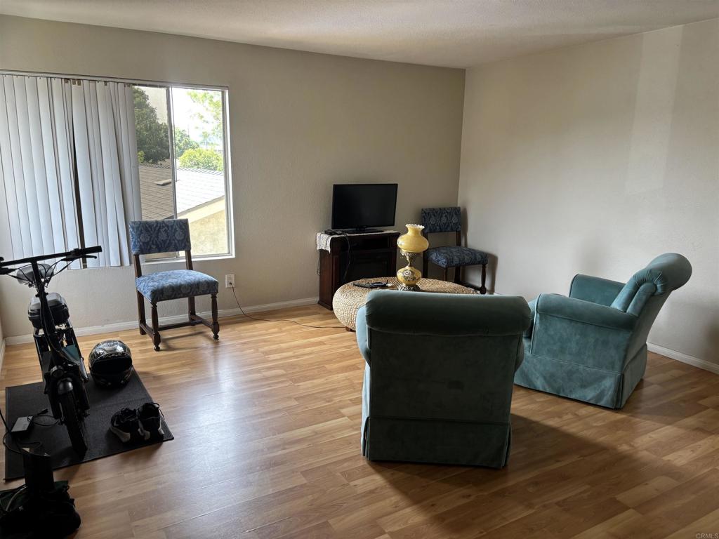 1037 E. Washington Avenue - photo 3