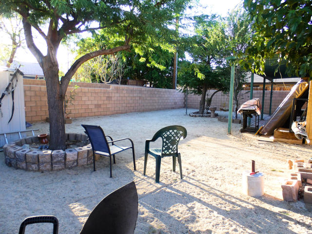 13547 Caliente Drive, Desert Hot Springs CA: https://media.crmls.org/mediaz/fc37f90d-1f3d-457c-ae0f-7337e3a1cae4.jpg