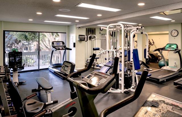 Image 38 of 44 For 4600 Lamont Street  212