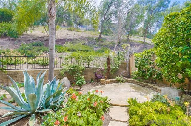 13837 Fontanelle Pl, San Diego CA: https://media.crmls.org/mediaz/fc38c0c5-d717-4f1c-adc2-618a832a2b81.jpg
