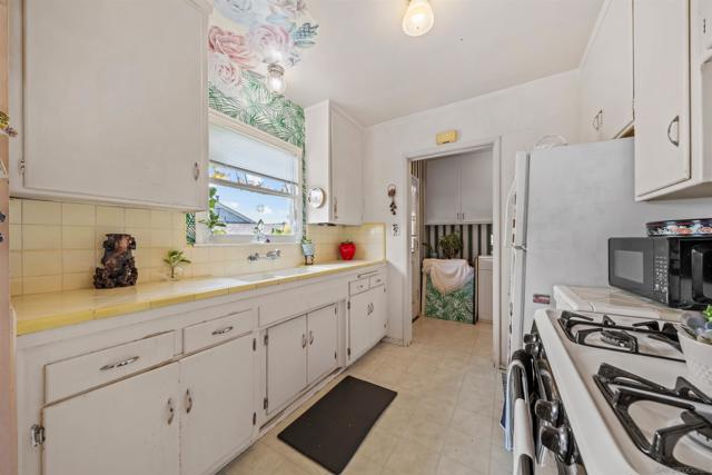 8706 Delta St, La Mesa CA: https://media.crmls.org/mediaz/fc38f5bd-a996-4179-a43d-08346f8c8014.jpg