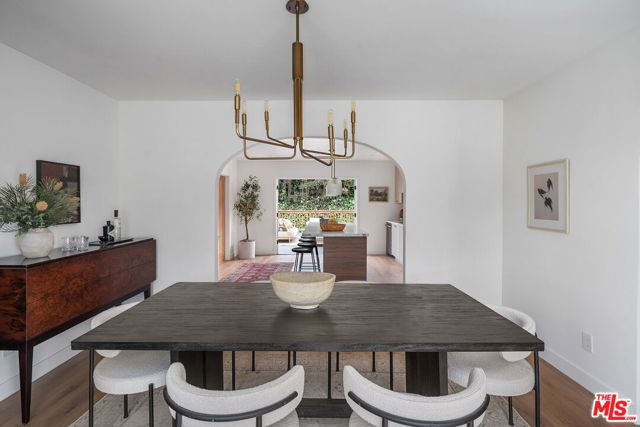 5215 Parkglen Avenue, Los Angeles CA: https://media.crmls.org/mediaz/fc39691c-2b22-40eb-a55d-647d02b8faa4.jpg