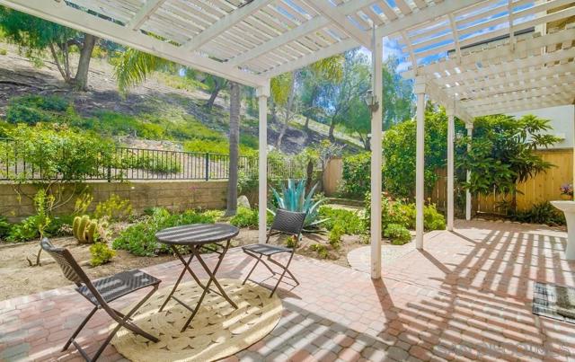 13837 Fontanelle Pl, San Diego CA: https://media.crmls.org/mediaz/fc396de3-aea5-491a-bed8-30a1471cc1c9.jpg