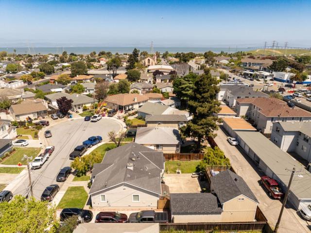 1418 Bradley Court, San Mateo CA: https://media.crmls.org/mediaz/fc39e3ad-738e-4761-a40e-ca85eae4b4a8.jpg