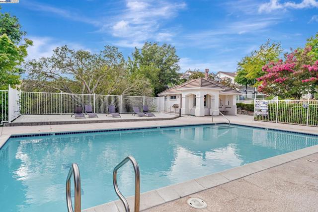 168 Shadowhill Cir, San Ramon CA: https://media.crmls.org/mediaz/fc3a0113-df76-4b65-b388-e89ed7c7b1c8.jpg