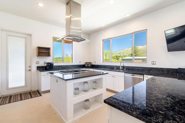 Image 34 of 83 For 28990 Bonita Vista Road