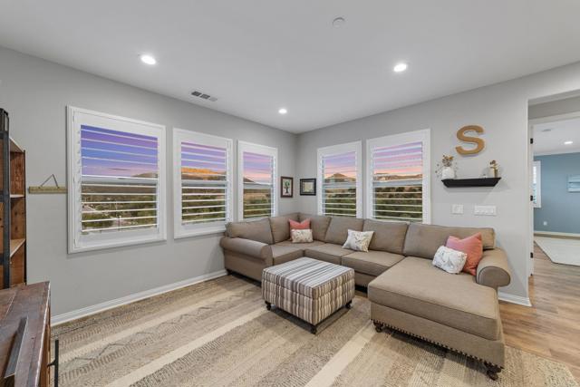 Detail Gallery Image 33 of 68 For 2990 Eldenberry St, Escondido,  CA 92029 - 5 Beds | 4/1 Baths