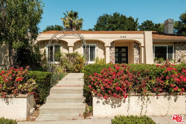 3194 Rossini Place, Topanga CA: https://media.crmls.org/mediaz/fc3bcbb1-387a-4560-bf58-564f1277377e.jpg
