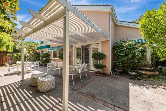 11902 Shasta Spring Court, Cupertino CA: https://media.crmls.org/mediaz/fc3cb7bc-5a6d-40a0-a32d-32f6aa4f3538.jpg