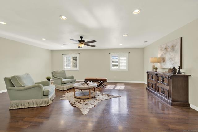 12206 Fairway Pointe Row, San Diego CA: https://media.crmls.org/mediaz/fc3cb7ed-680e-4575-8819-efb122dd7818.jpg