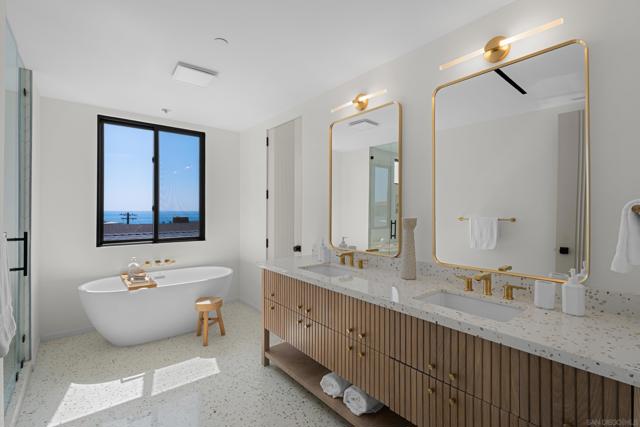 242 Playa Del Norte St, La Jolla CA: https://media.crmls.org/mediaz/fc3f0625-b58a-4f22-8cbe-a2c5bfa0c08d.jpg