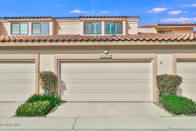 388 Country Club Drive, Simi Valley CA: https://media.crmls.org/mediaz/fc3f2c2e-2d98-42d7-a029-7e09b426fdf3.jpg