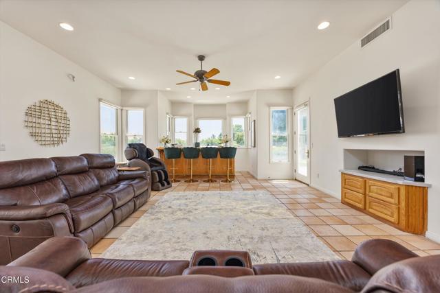 Detail Gallery Image 22 of 71 For 6301 Uplands of the Kern Dr, Bakersfield,  CA 93308 - 5 Beds | 4/1 Baths