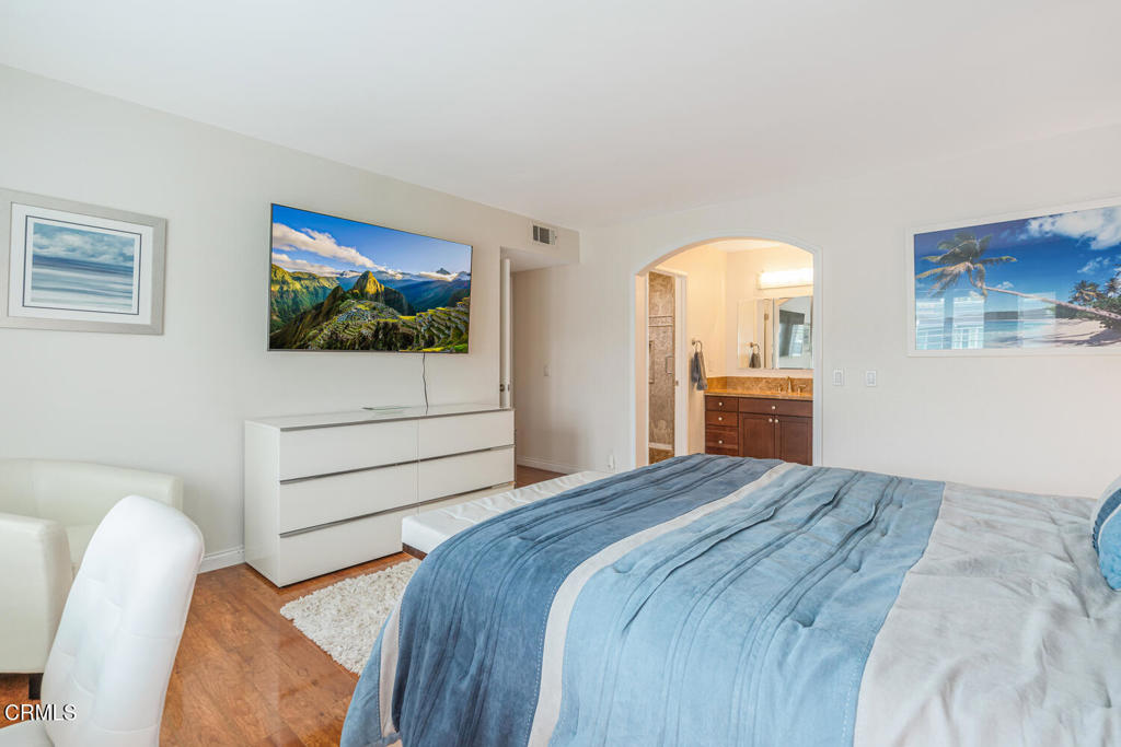 MLS #V1-33354 image #22