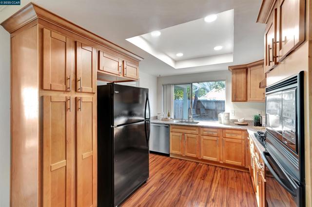 19 Marques Pl, Danville CA: https://media.crmls.org/mediaz/fc4192d4-a206-429c-91f5-431d6c125920.jpg