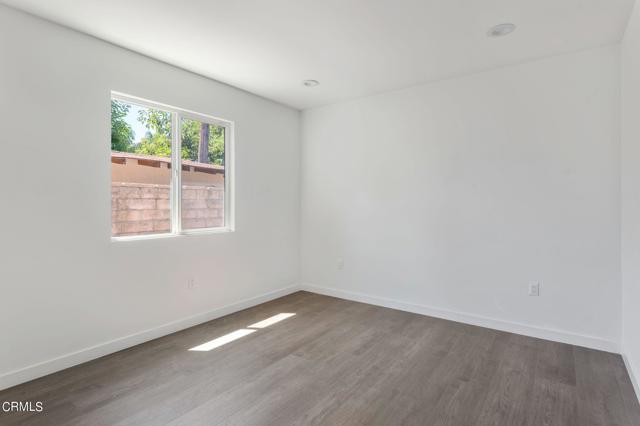 Image 31 of 72 For 7445 Balcom Avenue