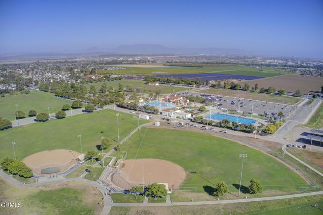 644 Orwell Lane, Ventura CA: https://media.crmls.org/mediaz/fc431824-cbe5-4ca5-8a07-9b16e2fd6021.jpg