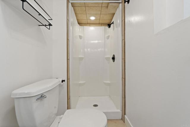 Image 13 of 16 For 207 Walnut Avenue