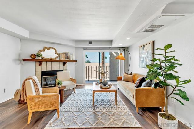 4452 Mentone St, San Diego, California 92107, 2 Bedrooms Bedrooms, ,2 BathroomsBathrooms,Condominium,For Sale,Mentone St,250027262SD