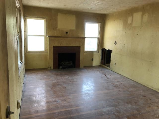 Image 10 of 17 For 8941 Lakeview Rd