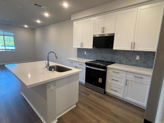 Detail Gallery Image 4 of 26 For 1805 Saltbush Dr, San Marcos,  CA 92069 - 3 Beds | 3 Baths