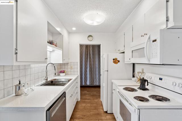 2 Panoramic Way, Berkeley CA: https://media.crmls.org/mediaz/fc44eaef-7d6f-41fd-b226-589db75b5424.jpg