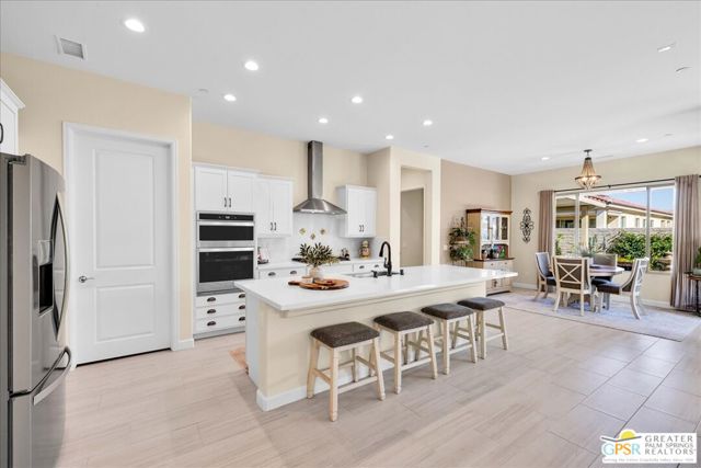 28 Chablis, Rancho Mirage CA: https://media.crmls.org/mediaz/fc44f3cf-cbc0-41ad-b2c9-549ec4863865.jpg
