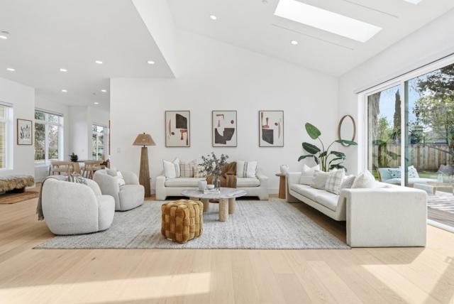 395 Martens Avenue, Mountain View CA: https://media.crmls.org/mediaz/fc451142-ebf6-427a-b1ba-0f64c41f47f8.jpg