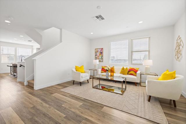1307 Pullman Way, Oakland CA: https://media.crmls.org/mediaz/fc4574f1-8bb2-4966-b132-4ee89bbb32df.jpg