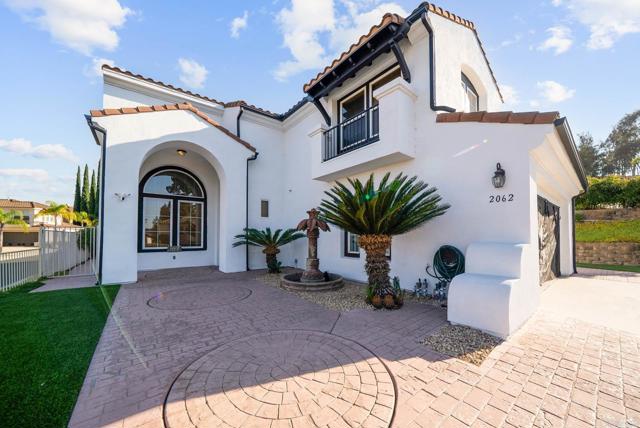 2062 Pleasant Waters Ct, Spring Valley CA: https://media.crmls.org/mediaz/fc45ab96-219c-4f42-a0d5-25899cb222e1.jpg