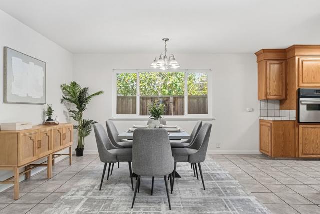 1451 Tyler Park Way, Mountain View CA: https://media.crmls.org/mediaz/fc45ba2f-f56f-40c7-a843-dab80410a801.jpg