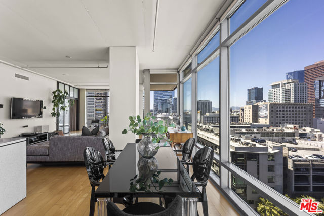 1100 S Hope Street, Los Angeles CA: https://media.crmls.org/mediaz/fc45c1ea-1887-4fe8-8c48-ed5611add456.jpg